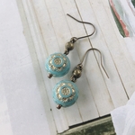  Luna.アクリルビーズとメタルビーズのピアス ☆ターコイズ