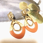 最新ꫛꫀꪝ✧‧˚ウッドゴールドピアス オレンジcolor／おうち時間や贈り物などに 涼しげ大ぶりピアス