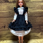 ジェニーちゃん／リカちゃんサイズに対応／ホワイトワンピースとエプロンコーディネート