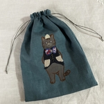横目で見つめる猫　きんちゃくポーチ