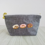 チョコっとドーナツの刺繍ポーチ(グレー)