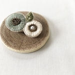 drops flower〜花の刺繍ブローチ