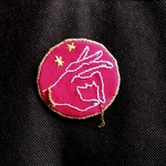＊hand×moon＊刺繍ブローチ