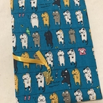 つるされにゃんこ　青　文庫サイズ　ブックカバー