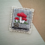 赤いきのこ切手ブローチ＊50 MUSHROOMING!!