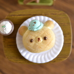 チョコミントアイスのせくまメロンぱん ブローチまたはマグネット