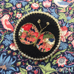 《一点モノ》LIBERTY PRINTちょうちょのビーズ刺繍ブローチNo.3