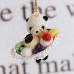 プリンアラモードパンダのチャーム