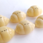 【焼く前】しぼしぼロールパンさん
