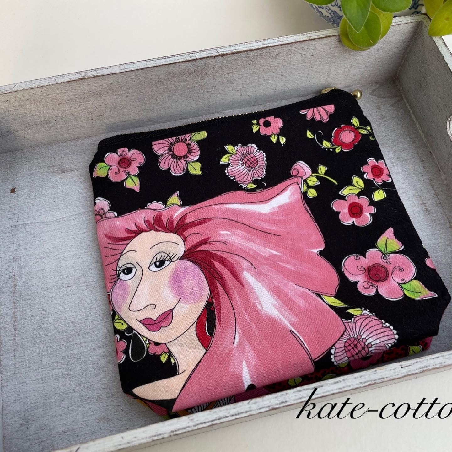 ロラライハリス♡カーキブラウンベロア♡刺繍のワンハンドル巾着バッグ♡ ロラライハリスカーキブラウンベロア刺繍のワンハンドル巾着バッグ