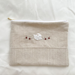 [在庫のみ] うさぎとベリーの刺繍ポーチ