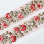 インド刺繍リボンᢂフローティングフラワー　ピンク　 インド刺繍/刺繍リボン/リボン/シルクリボン/トリム/ブレード/ジャガードリボン/チロリアンテープ/レース/チュール