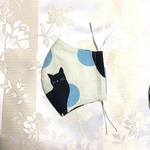 手作りマスク　立体マスク　浴衣みたいな涼しげな生地のまると黒猫柄