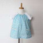 110･120☆洋服みたいな半袖スモック（スモックブラウスにも）☆水色小花柄