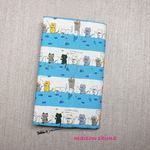 ブックカバー 新書サイズ「釣りにゃんこ(水色)」