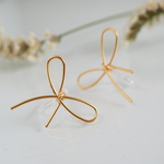 ノンホールピアス（樹脂イヤリング）／ピアス（チタンポスト）ribbon