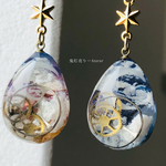 夕焼けと夜空の刻時計　雲レジン　オルゴナイト　蓄光三日月　歯車　スチームパンク たまご型　ピアス　イヤリング