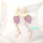 花びら  ビジューリーフ   ピアス *イヤリング