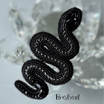 ビーズ刺繍のブローチ　-黒蛇　black snake-