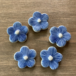 小さなお花のブローチ(陶器)