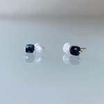【14KGF】ブラックスピネル×淡水パールのスタッドピアス-2way