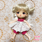 オビツ11サイズ❤︎チェリー🍒ピンクのニットサロペットとホワイトのコットンレースの巻きスカートのセット❤︎