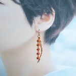 ＊コーラル（珊瑚）＊海の波動を感じる揺れるオレンジピンクコーラルのピアス＊コーラルピンク＊イヤリングに変更可能