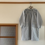 新作　🌿cotton 100% スモックワンピース  130サイズ　　長袖　水色×白