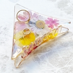 【送料無料】押し花のボタニカルクリア三角バンスクリップ ヘアクリップ　三角クリップ　レジン
