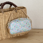 『liberty＊持ち手が着くポーチ【ペイザンヌ＊水色】リバティラミネート