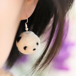 大ぶり！パンダのピアス