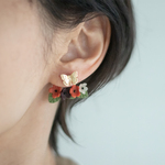 花畑キャッチピアス/イヤリング（テラコッタオレンジ））