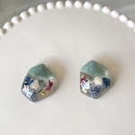 𝕜𝕦*𝕞𝕠𝕞𝕠𖦥⚘𖡡𖤣モスグリーンカラー 変形 レジン フラワー ピアス 