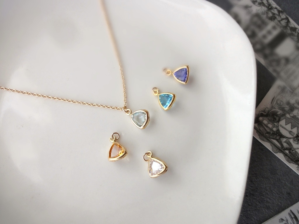 天然石のペンダントネックレス □ トリリアントカット 14KGF