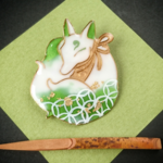 （白狐）抹茶色のお狐様ブローチ（Brooch of  fox 〜japanese green tea〜 ）
