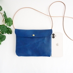 ギフト対応 A5サイズ スマホポーチショルダー斜め掛けタイプ サコッシュ ② ブルー Phone Leather Pouch Bag 