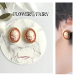 立体 🌹 ローズ カメオ ピンク✨とgold ビーズ刺繍　ピアスorイヤリング   /立体/フラワー/薔薇/1,7cm×2,2cm