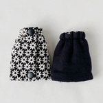 ベビービョルンHARMONY、ONE、ONEKAI、アンジェレッテ用リバーシブルよだれカバー☆刺繍柄（ブラック）