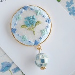 【6/27(日)21:00再販】刺繍　ポニーフックorブローチㅤ紫陽花のタイル