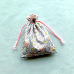 お試し価格♡リバティ　ベッツィ　小さめ巾着