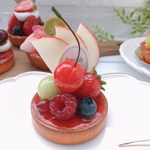 赤い実のフルーツたっぷりタルト　メモスタンド　再販☆オブジェ　フェイクスイーツ ☆誕生日☆タルト☆フルーツタルト