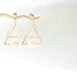 再販△キラキラパールとキラキラ三角ピアス