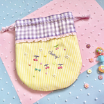 小さなさくらんぼ刺繍のパステル巾着ポーチ