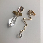 オーロラカボション クリア アシンメトリーピアス  / イヤリング /   サージカルステンレス　＊  大振り　夏ピアス　ゴールドピアス　オーロラカラー　クリア　うねうね　真鍮
