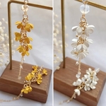 【ショートヘアにも大人気です】揺れる花びらチェーンタッセル*ピアス/イヤリング