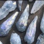 2個  Lサイズ ラフロック クリスタル 水晶 ドロップ スティック 原石 穴あり クレオ穴 ABコーティング 天然石 パーツ 素材 粒売り ブルー