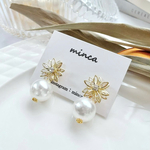 𓐍ゴールドフラワー×大粒パール𓐍ピアス/イヤリング   　大ぶり　お呼ばれ　ウェディング   ブライダル　キラキラ　パーティー　お呼ばれ　フォーマル