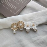 [送料無料]刺繍ブラウンフラワーピアスorイヤリング