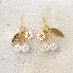 パールとお花のさくらんぼピアス