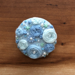 ビーズ刺繍くるみボタン（ヘアゴム/ブローチ）